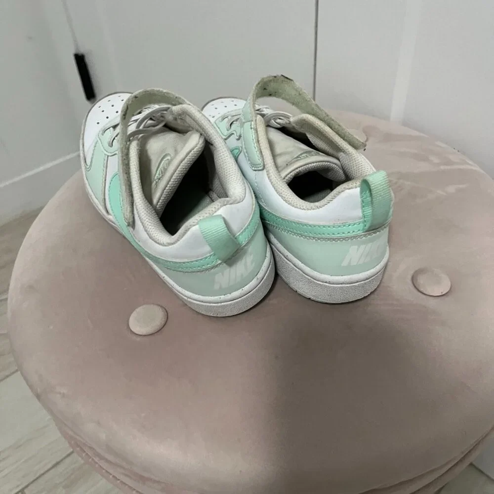 Nike Kid's Court Borough Low Recraft Sneakers in Mint Green Size 2Y - Picture 3 of 6